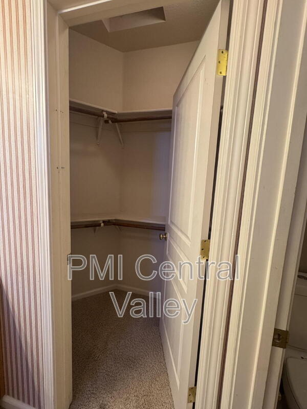 Building Photo - 2044 London Ave