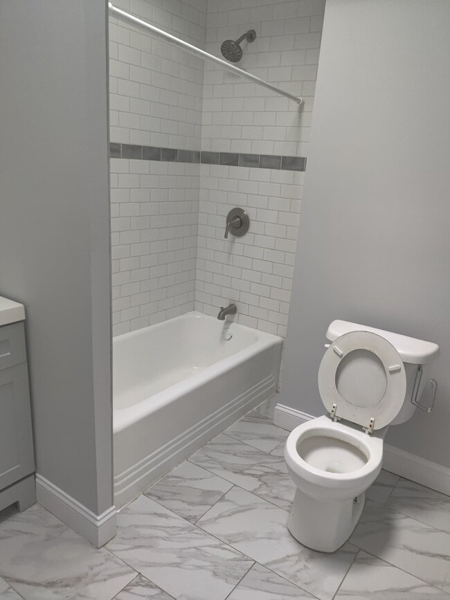 Building Photo - 532 E Mayland St