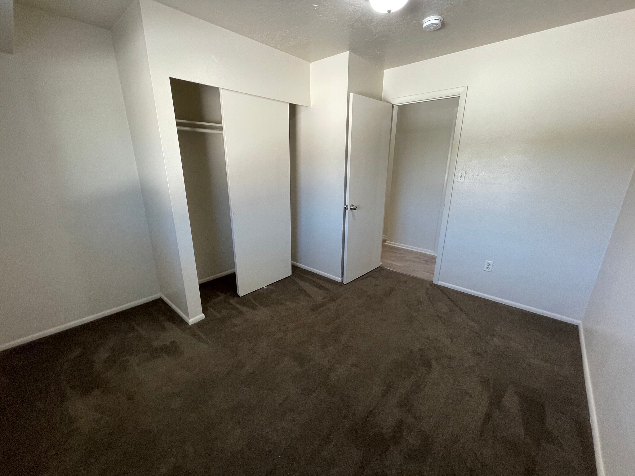 Building Photo - 264 E 100 N