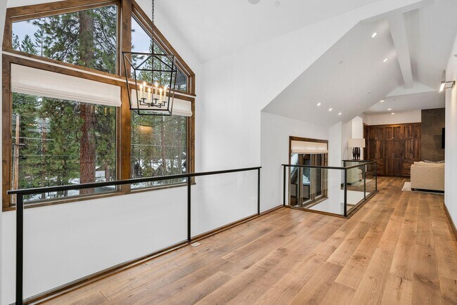 Building Photo - Incline Elegance