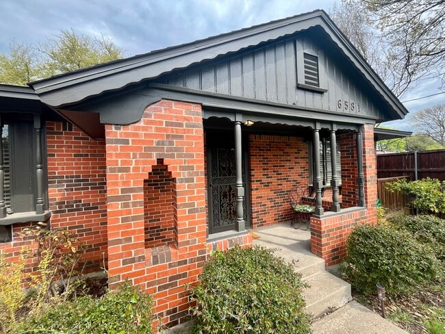 Building Photo - 6581 Patrick Dr