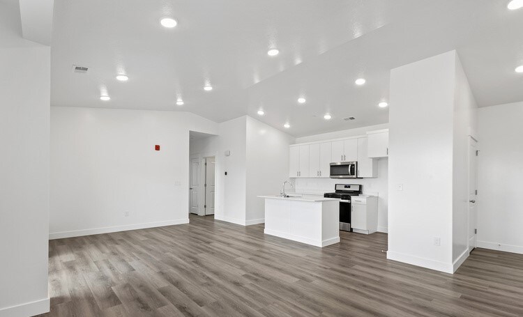 Building Photo - 536 N 130 E