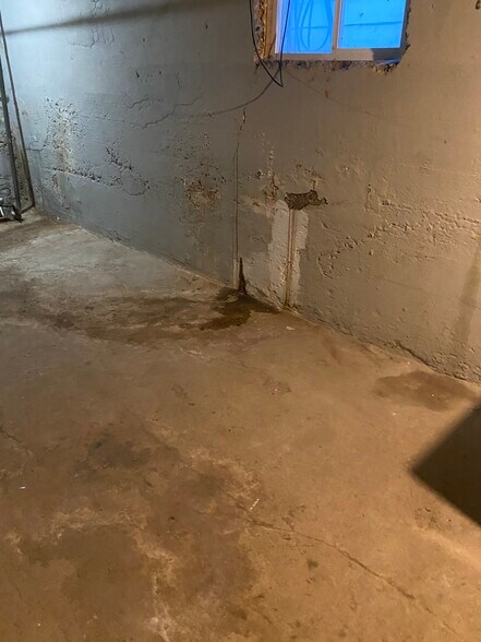 Building Photo - 1107 N 7th Ave E