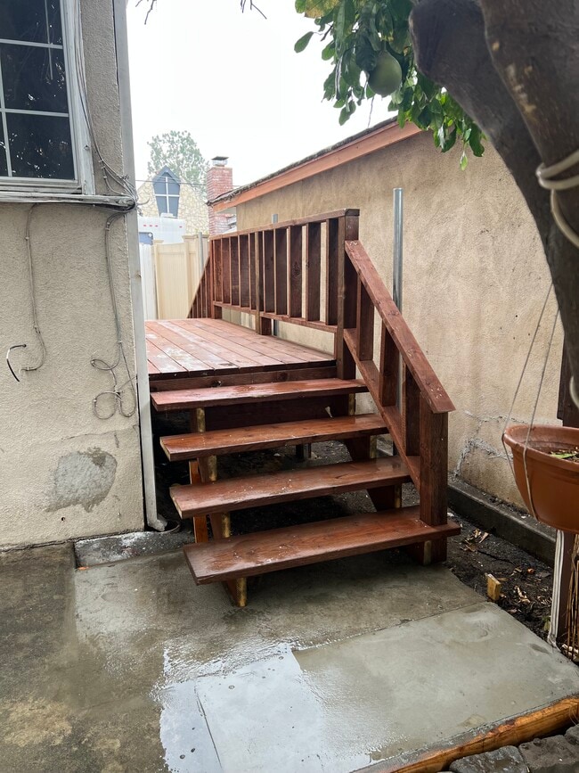 Building Photo - 12224 Beverly Blvd