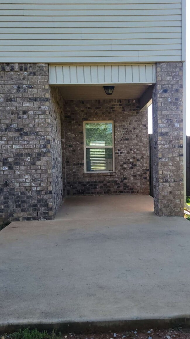 Building Photo - Coming Soon!!!  "Spacious 4-Bedroom Retrea...