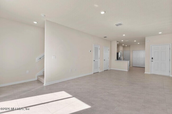 Building Photo - 21 Temple Dr