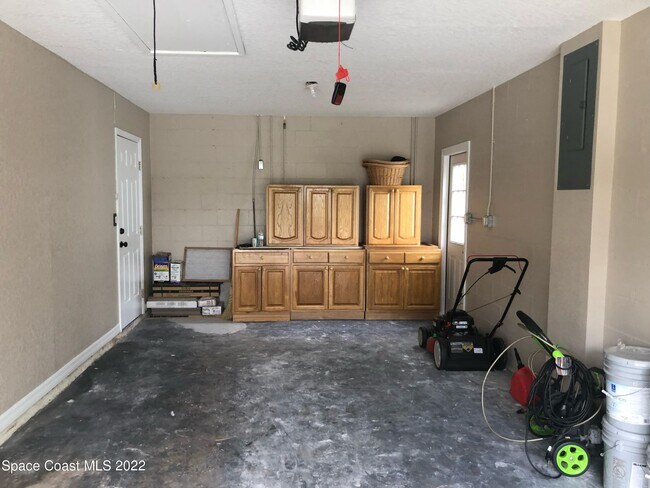 Building Photo - 2859 Kingston Ln