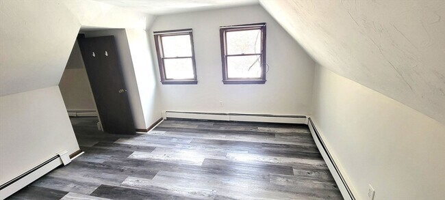 Building Photo - 101 Glen St