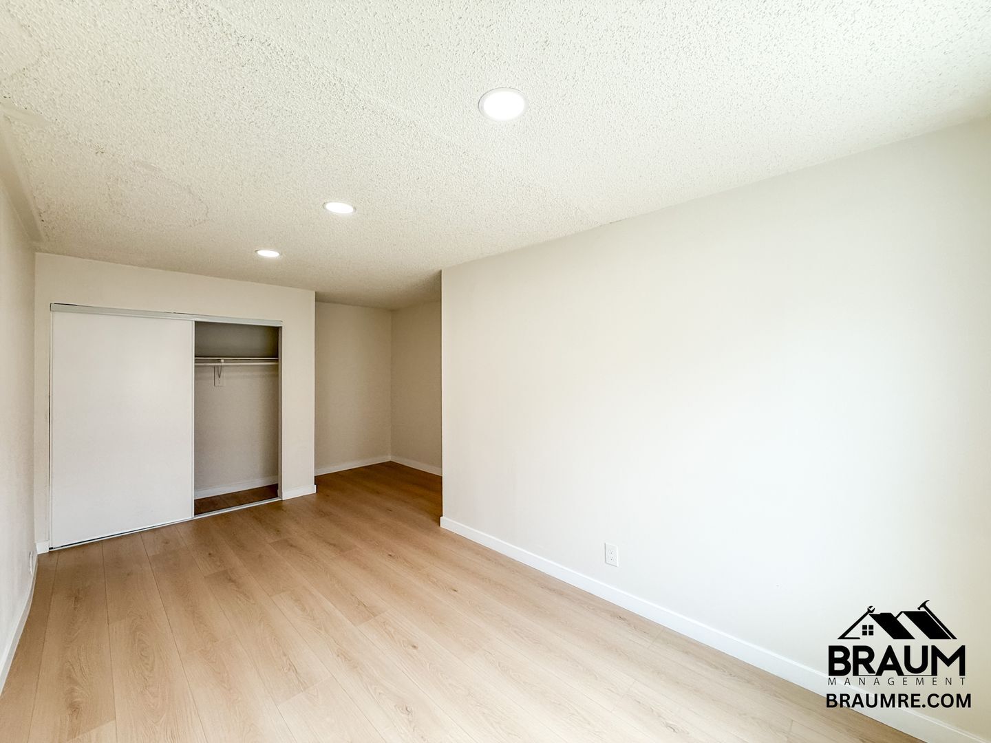 Building Photo - 5461 Kester Ave