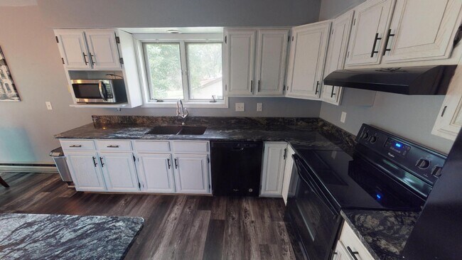 Building Photo - 325 Westbrook Dr