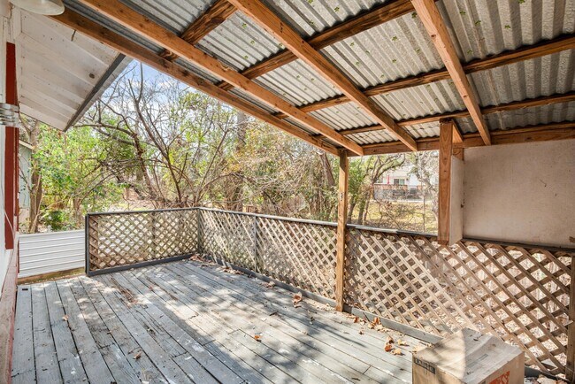 Building Photo - 5402 Brompton Cir