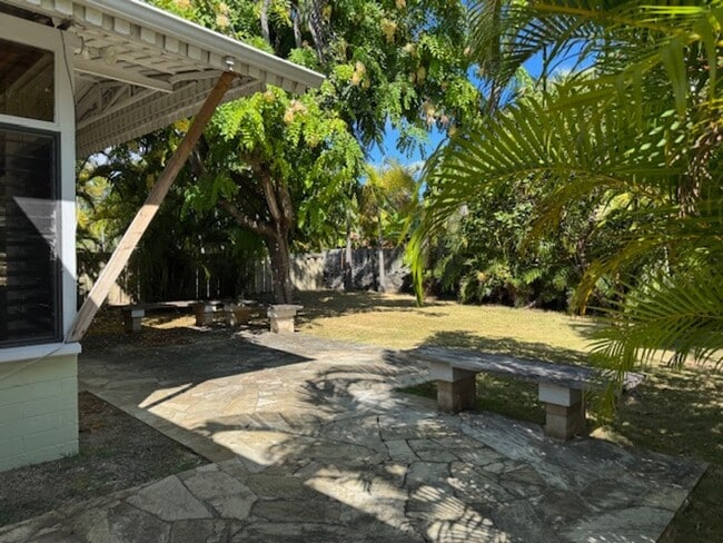 Building Photo - 4 Bedroom, 2 Bathroom house near Kailua Be...