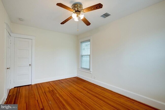 Building Photo - 4209 Ellicott St NW