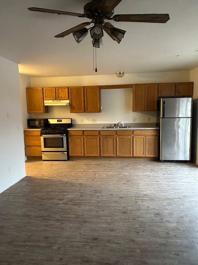 Building Photo - 107 N 1st St