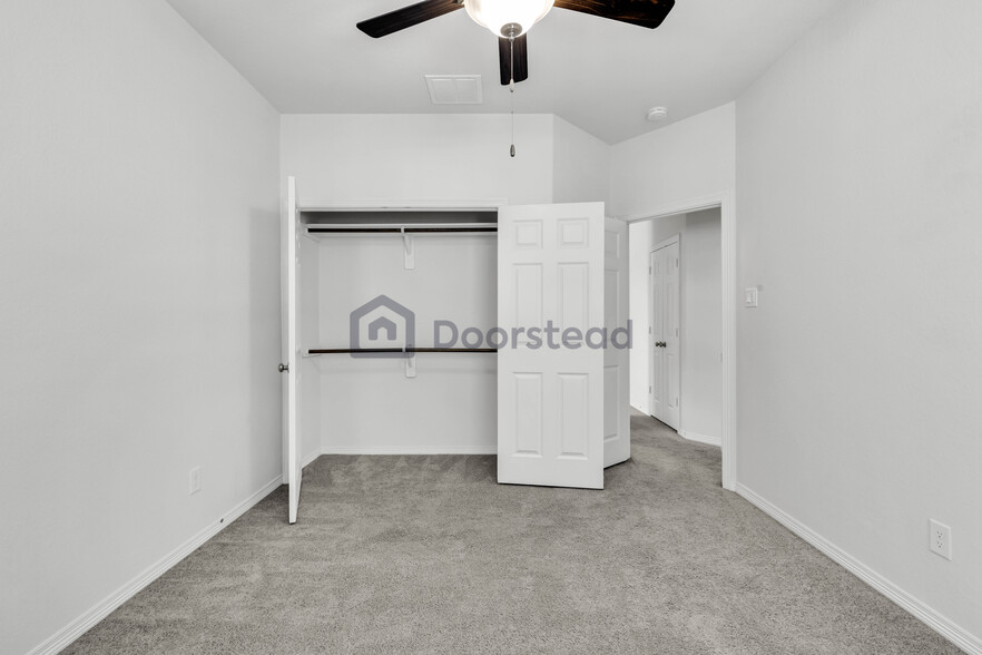 Building Photo - 1507 Peyton Oaks Pl