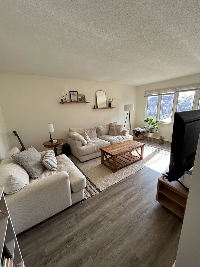 Living room -- Upstairs - 3827 Johnson St NE