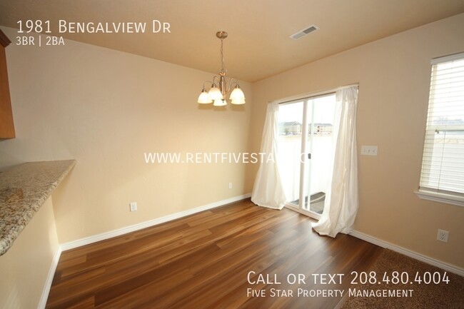 Building Photo - Newer Construction Townhome Available! Vis...
