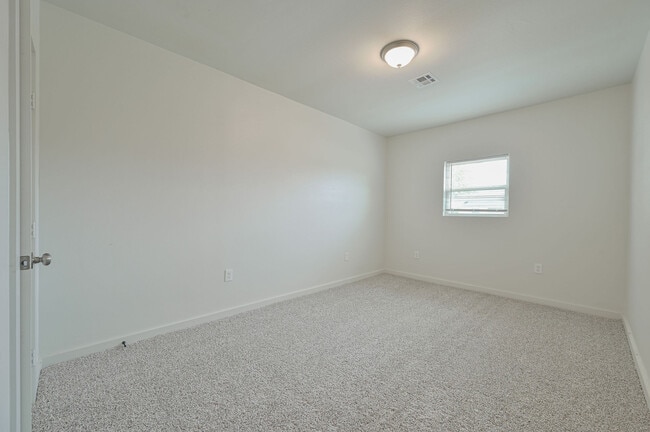 Building Photo - 1401 SW 60th St