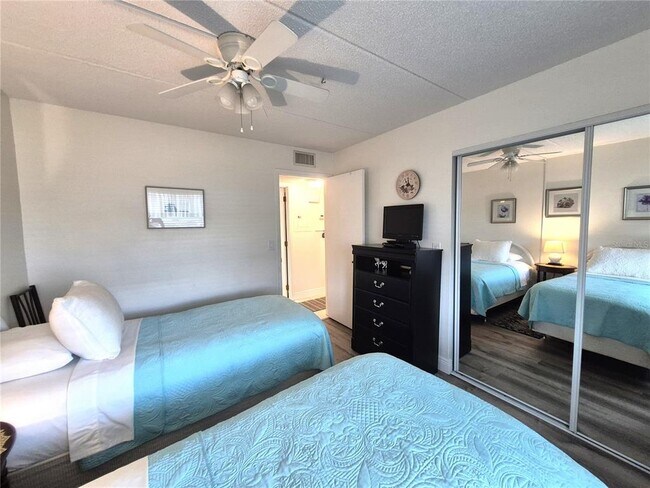 Building Photo - 107 Windward Pl