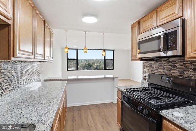 Building Photo - 4600 Duke St