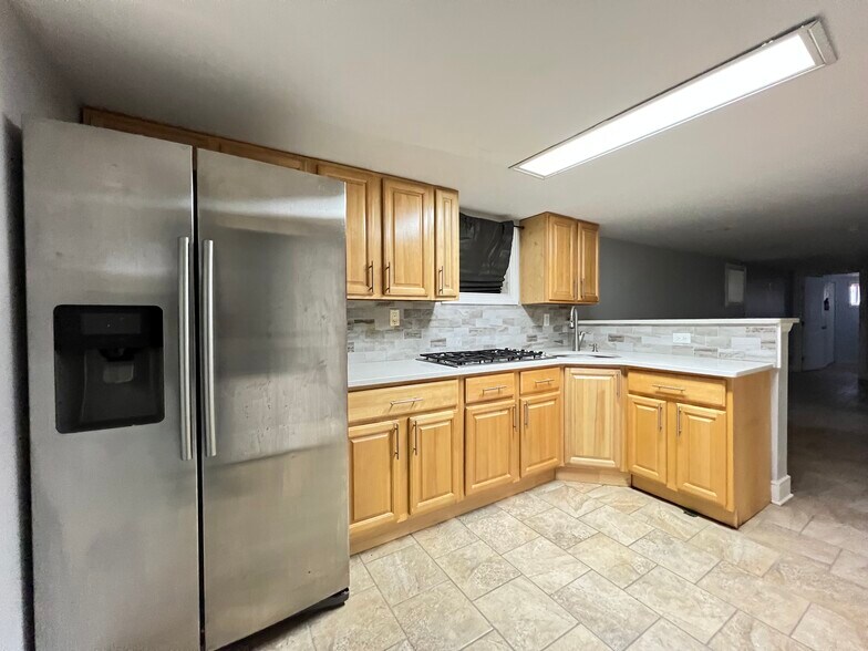 Primary Photo - 41 Randolph Ave