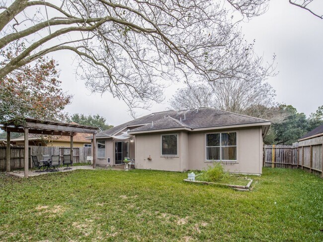 Building Photo - 3426 Mission Valley Dr