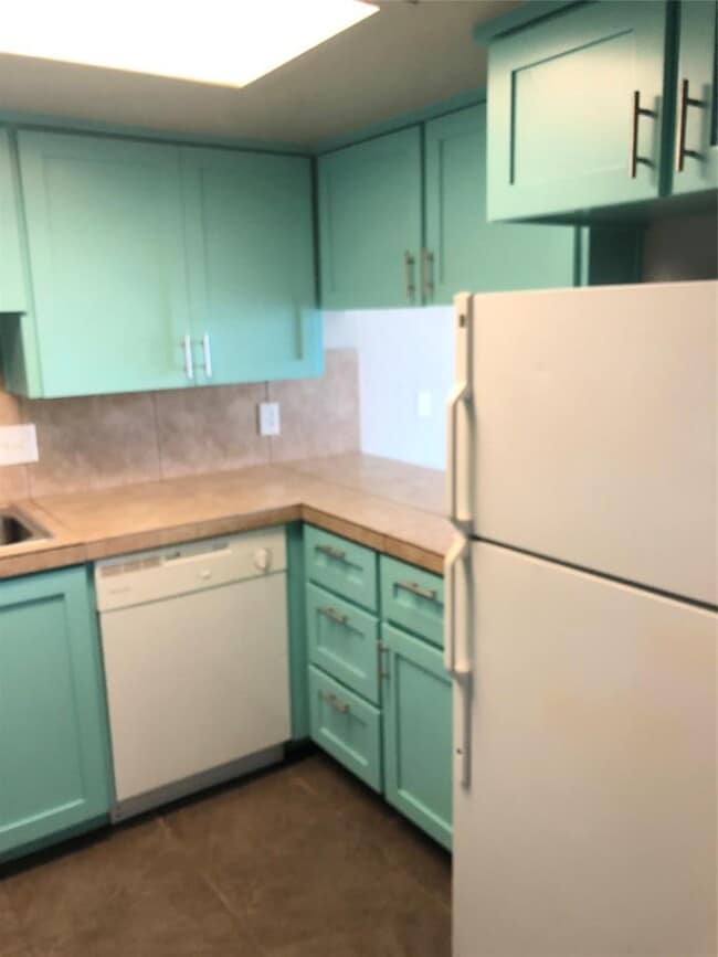 Building Photo - 7302 Duval St