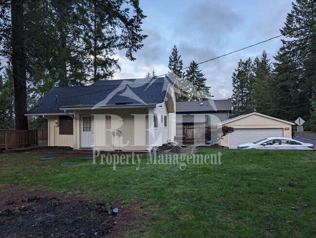 Building Photo - Charming 2-Bedroom Belfair Home