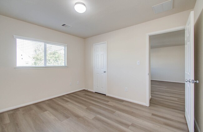 Building Photo - 7506 Pavilion Dr