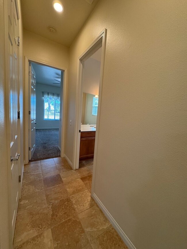 Building Photo - 55 + Community of Sun City Del Webb in App...