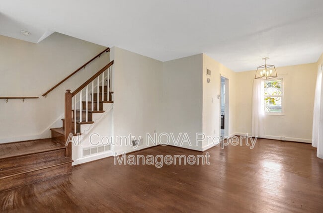 Building Photo - 2238 Farrington Ave