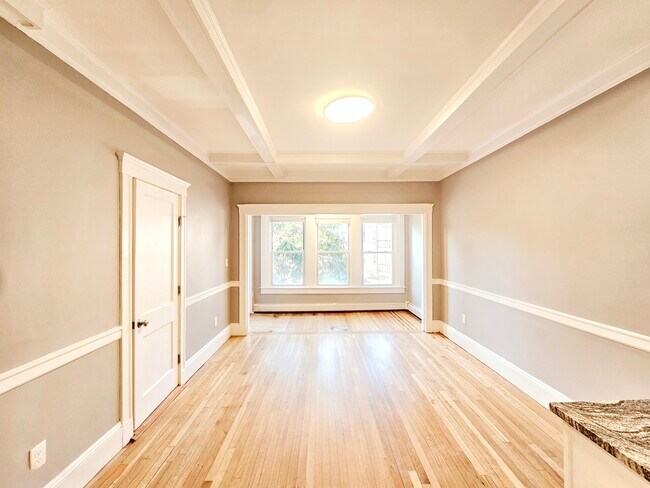 Building Photo - 141 Sutherland Rd