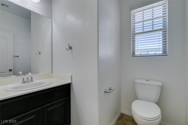Building Photo - 10315 Elmwood Glen Ave