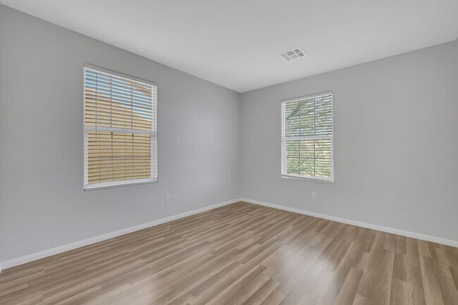 Building Photo - 3 bedroom with 2 car garage