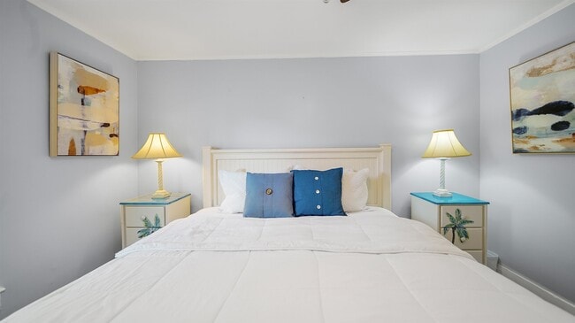 Building Photo - 14 Sanchez Ave