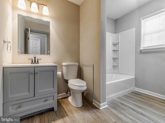 Building Photo - 32 Buena Ct