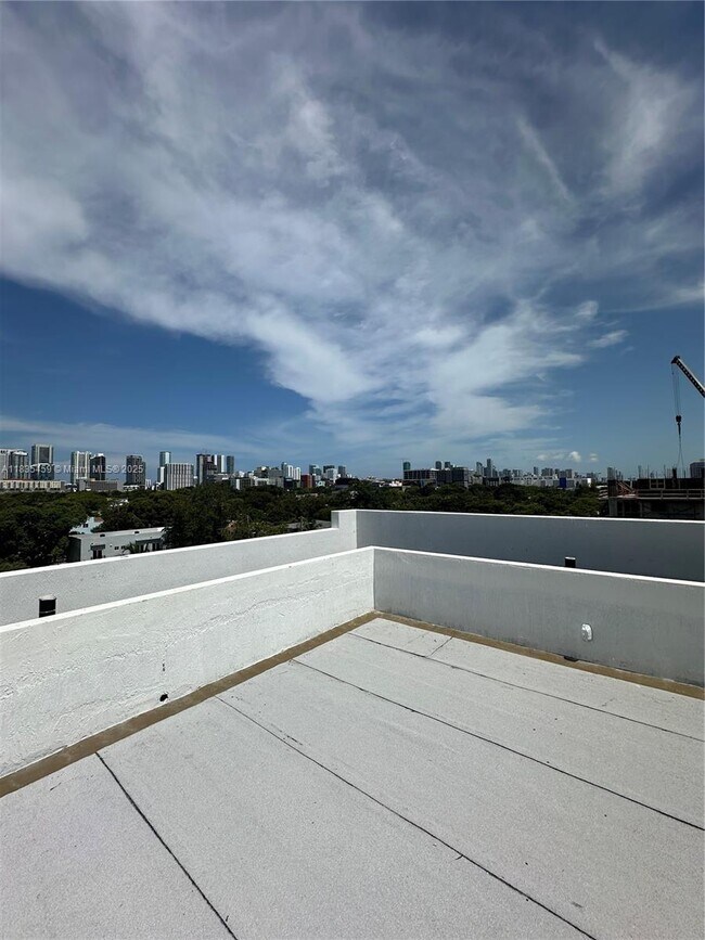 Building Photo - 3422 NW 5th Ave
