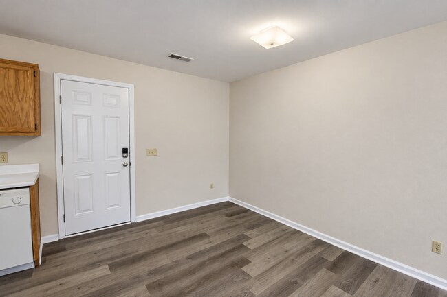 Building Photo - 424 Blake Cir