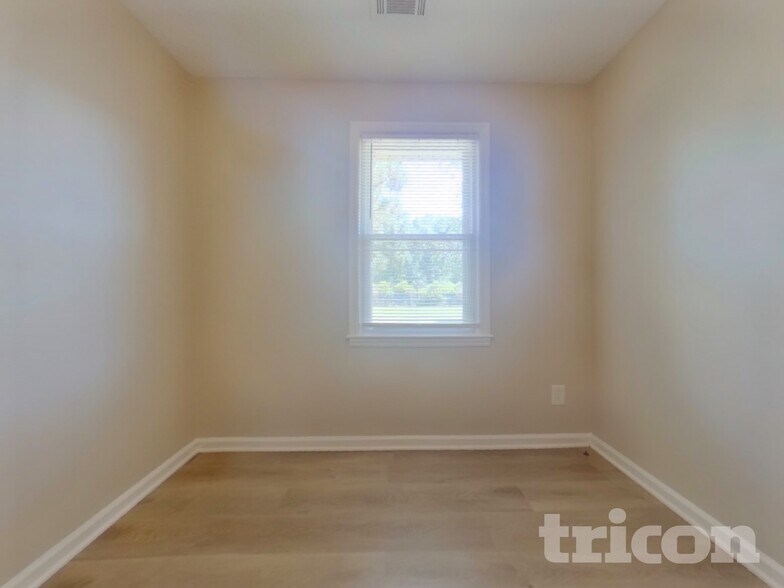 Building Photo - 325 Cinda Leigh Dr