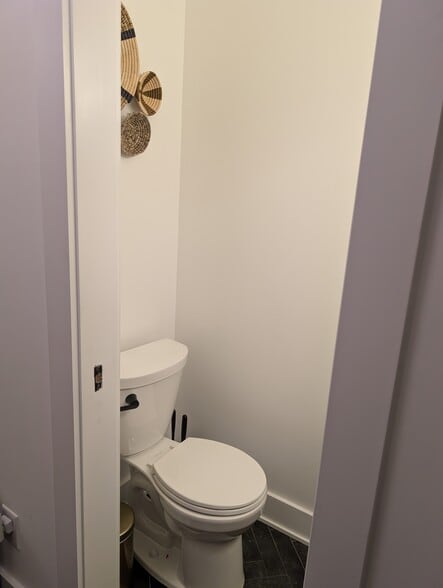 Building Photo - 409 Walnut Ave