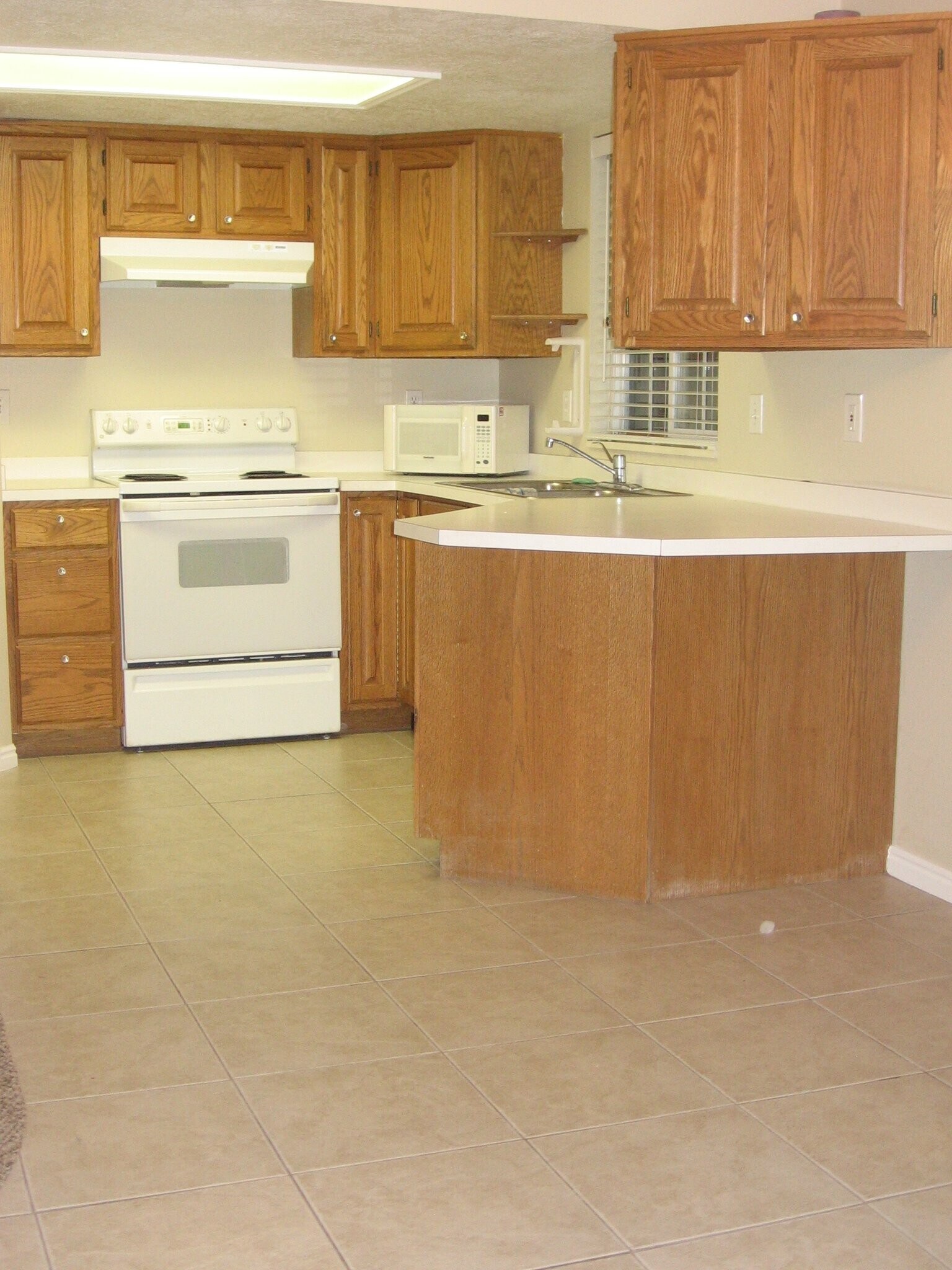Building Photo - 248 400 N