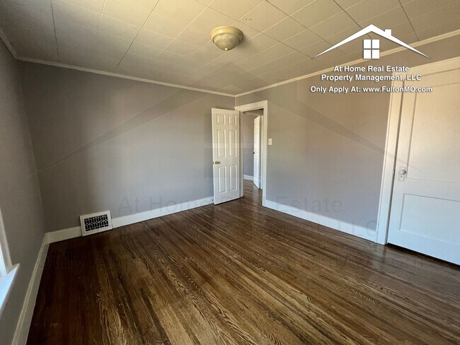 Building Photo - 837 Nichols St