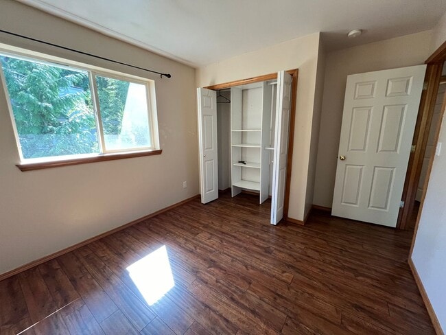 Building Photo - 3 Bed, 2 Bath Sudden Valley Home with Natu...