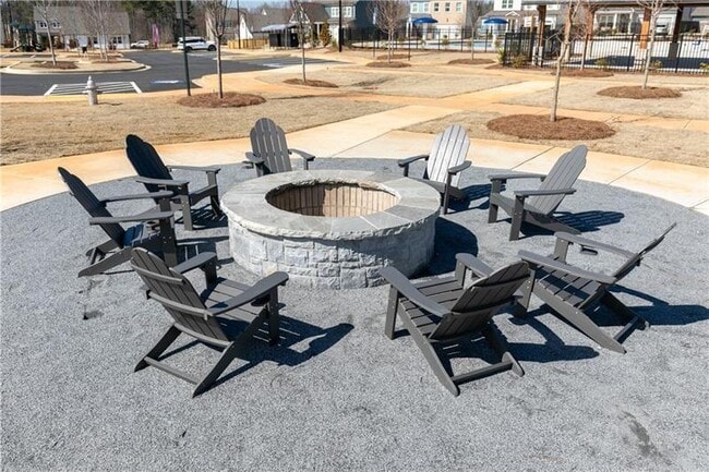 Building Photo - 3065 Cambridge Ml St