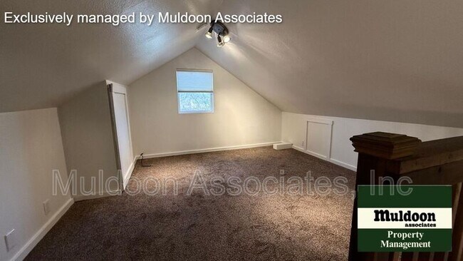 Building Photo - 1137 Van Buren St