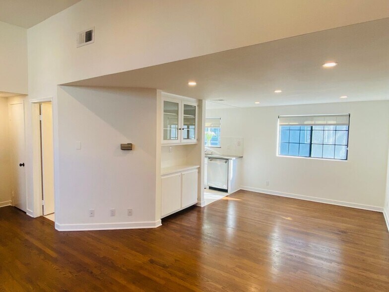 Building Photo - 293 Ohio St