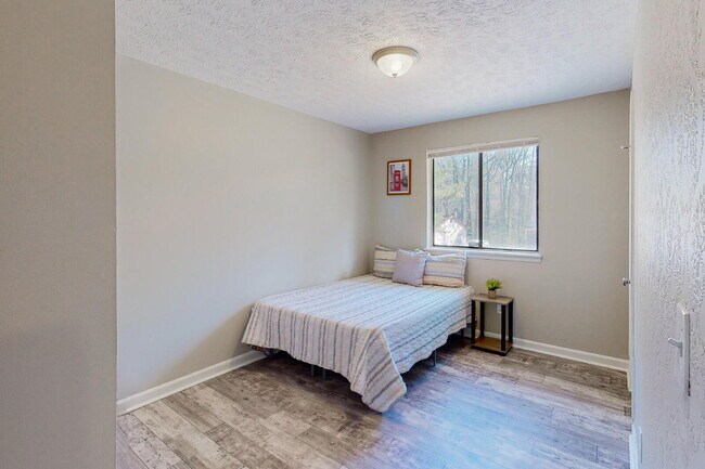 Building Photo - THE LINCOLNDALE | Spacious & comfortable Ellenwood house featuring a dining area designed for con...