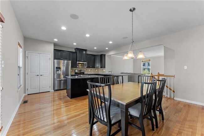 Building Photo - 410 Fairmont Dr