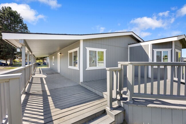 Building Photo - 614 S Andes Rd