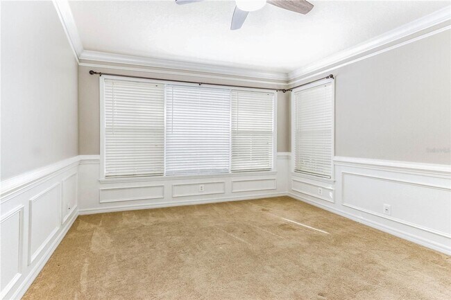 Building Photo - Gated Community Townhome 3br/2.5ba/2 Car G...